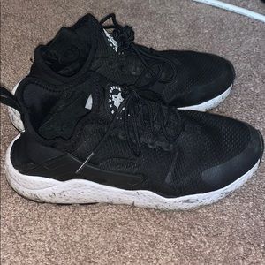 Air Huaraches By Nike